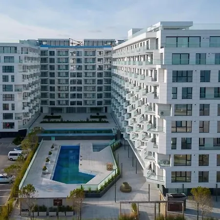 Апартаменты Infinity Pool & Beach Premiere Suit Infinity Pool On Top Floor Parking