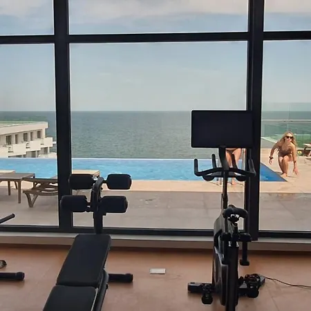 Infinity Pool & Beach Premiere Suit Infinity Pool On Top Floor Parking Апартаменты Нэводари