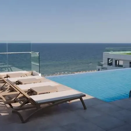 Infinity Pool & Beach Premiere Suit Infinity Pool On Top Floor Parking * Navodari