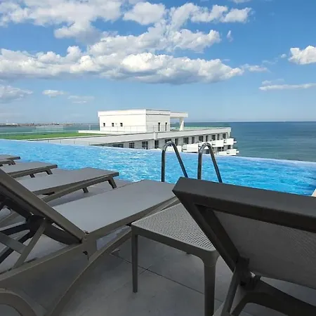 Infinity Pool & Beach Premiere Suit Infinity Pool On Top Floor Parking Navodari