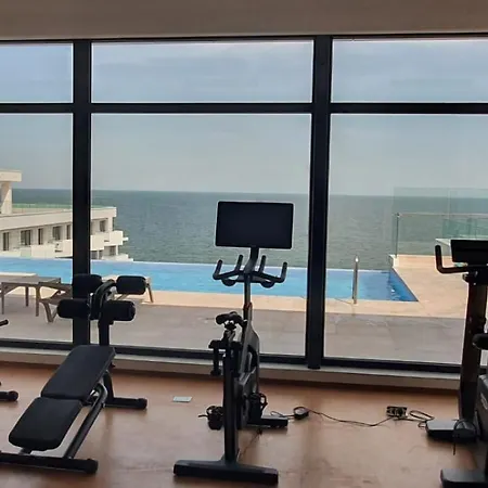 Infinity Pool & Beach Premiere Suit Infinity Pool On Top Floor Parking Apartment
