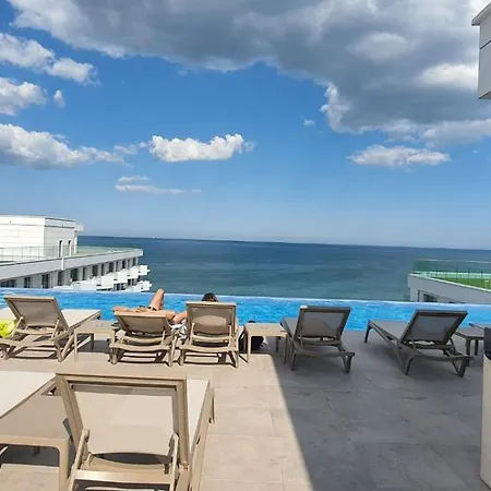 Infinity Pool & Beach Premiere Suit Infinity Pool On Top Floor Parking * Navodari